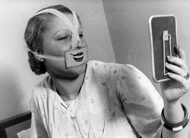 Illustration for article titled The Creepy Story of How Budapest Became a "City of Smiles" in the 1930s